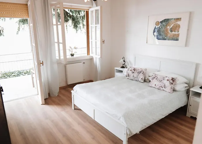 La Luna Bed and Breakfast 3*