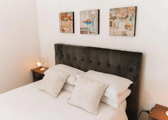 La Luna Bed and Breakfast 3*